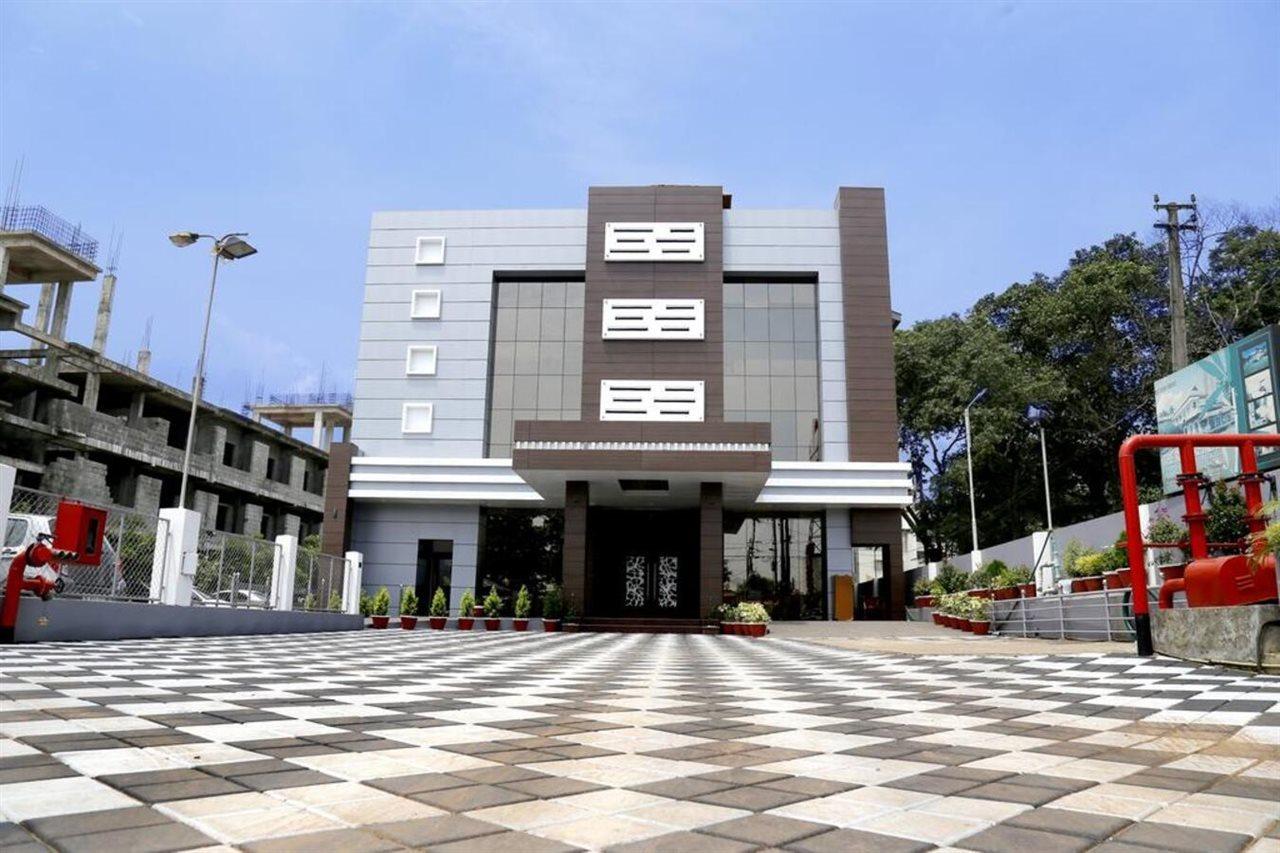 Rydges Inn Kottakkal Esterno foto
